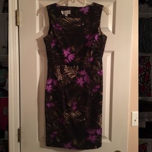Dress barn sheath dress. Size 4, Euc Purple black